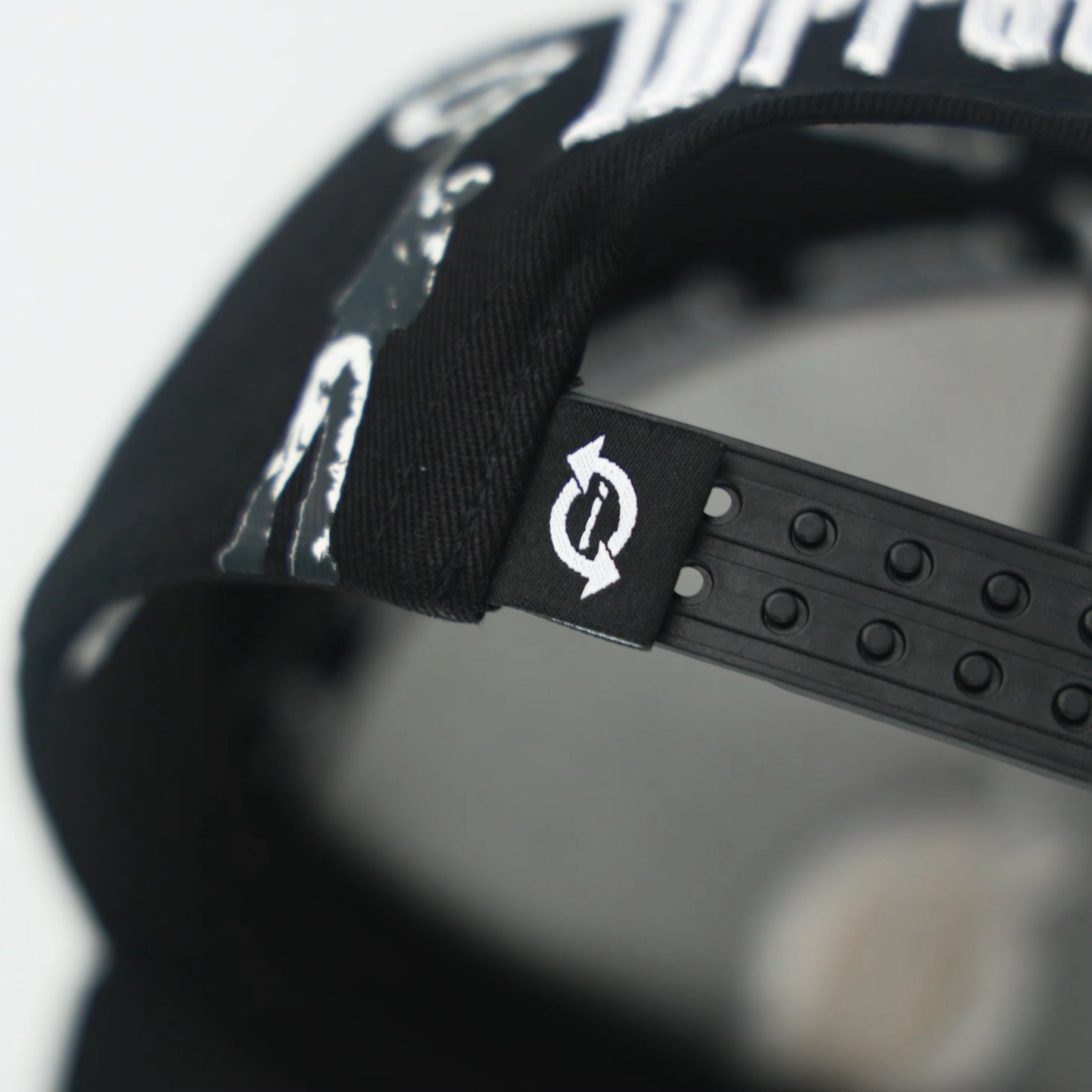 SNAPBACK (BLACK)
